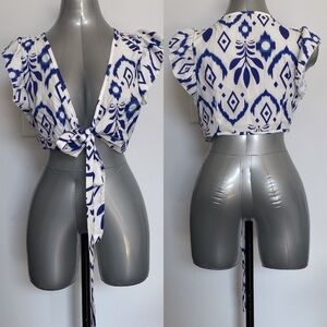 Blue white bohemian wild spirit geometric print tie waist shrug cover size small